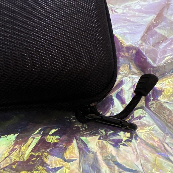 New Phone Accessory Travel Organizer with Carabiner, Black - Picture 5 of 6